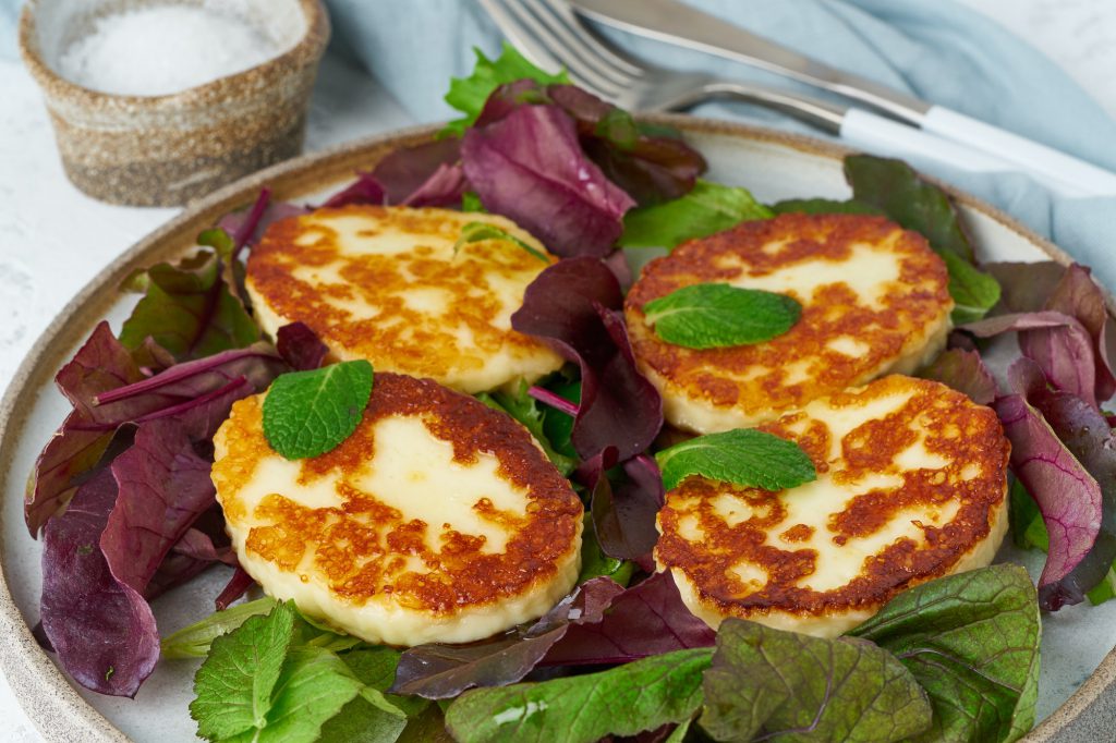 Cyprus roasted halloumi with salad mix, beet tops. Lchf, pegan, fodmap